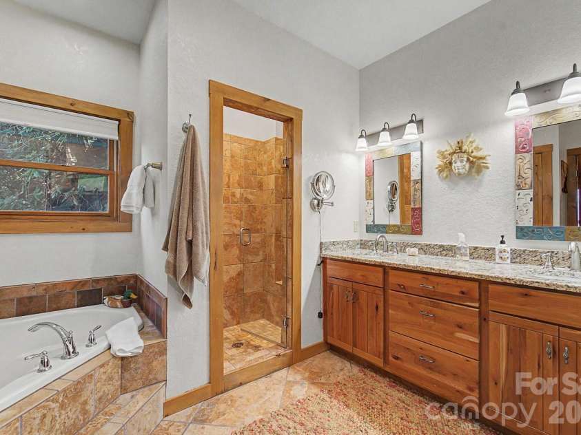 92 Falcons Peak Lane, Whittier, NC 28789.  MLS# CAR4401062, YatesRealty ID 35755. 