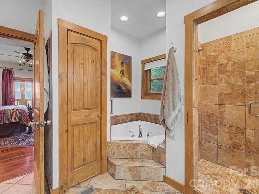 92 Falcons Peak Lane, Whittier, NC 28789.  MLS# CAR4401062, YatesRealty ID 35755. 