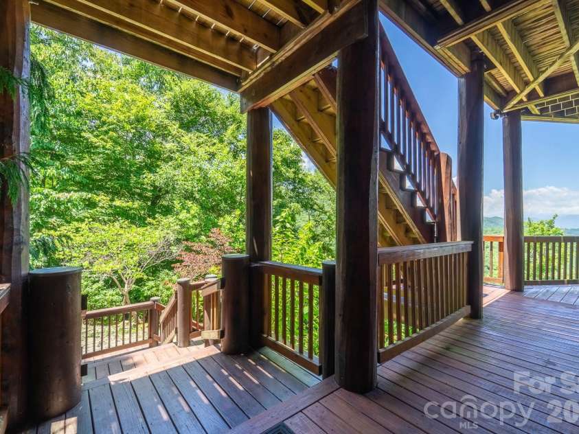 92 Falcons Peak Lane, Whittier, NC 28789.  MLS# CAR4401062, YatesRealty ID 35755. 