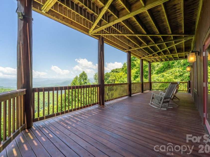 92 Falcons Peak Lane, Whittier, NC 28789.  MLS# CAR4401062, YatesRealty ID 35755. 