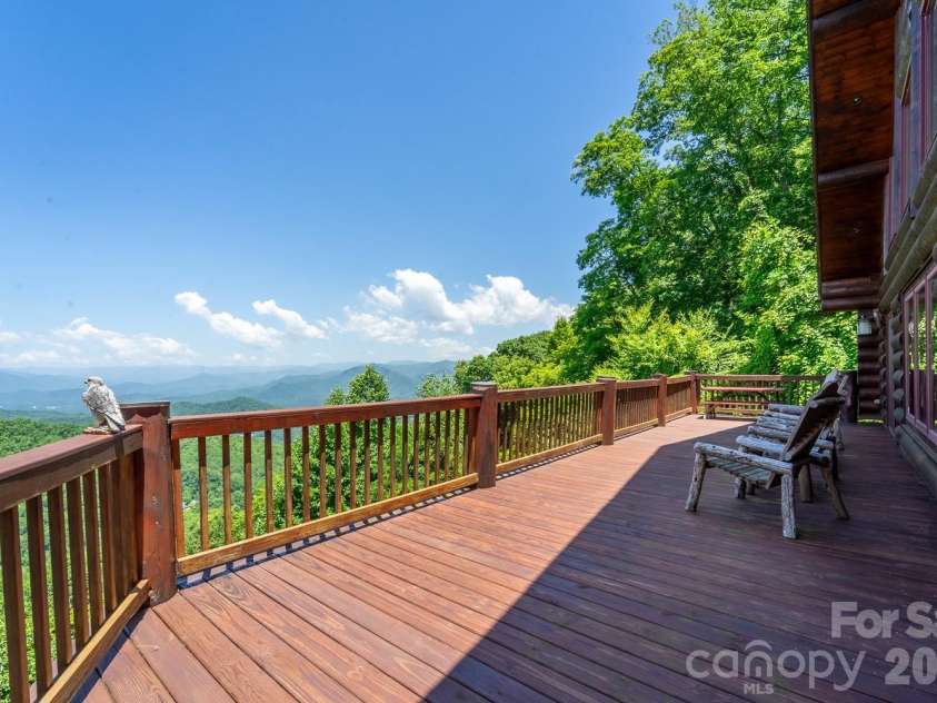92 Falcons Peak Lane, Whittier, NC 28789.  MLS# CAR4401062, YatesRealty ID 35755. 