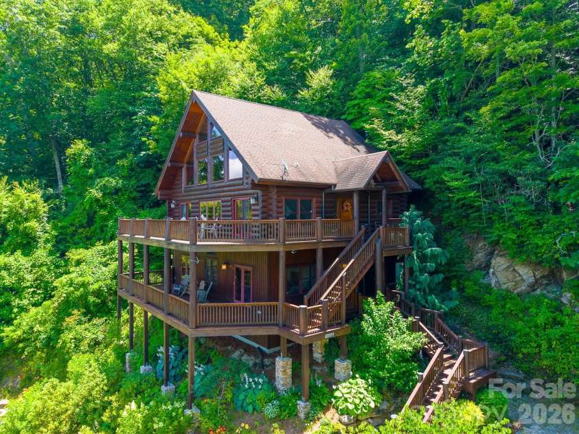 92 Falcons Peak Lane, Whittier, NC 28789.  MLS# CAR4401062, YatesRealty ID 35755. 