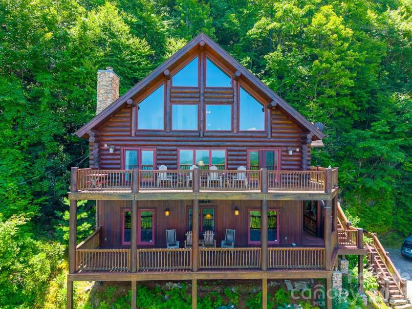 92 Falcons Peak Lane, Whittier, NC 28789.  MLS# CAR4401062, YatesRealty ID 35755. 