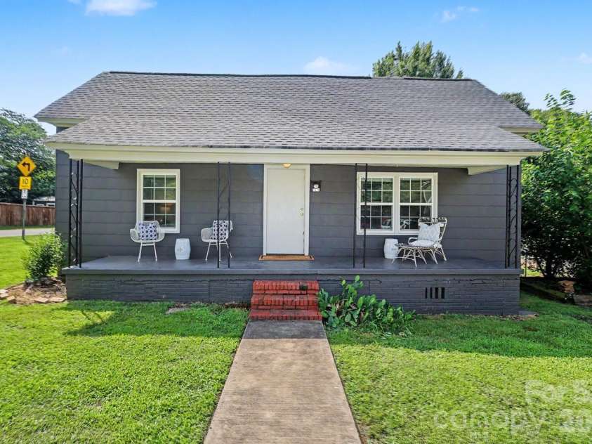 2816 Yadkin Avenue, Charlotte, NC 28205.  MLS# CAR4401875, YatesRealty ID 35757. 