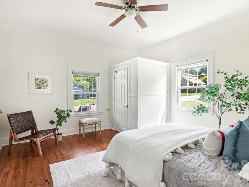 2816 Yadkin Avenue, Charlotte, NC 28205.  MLS# CAR4401875, YatesRealty ID 35757. 