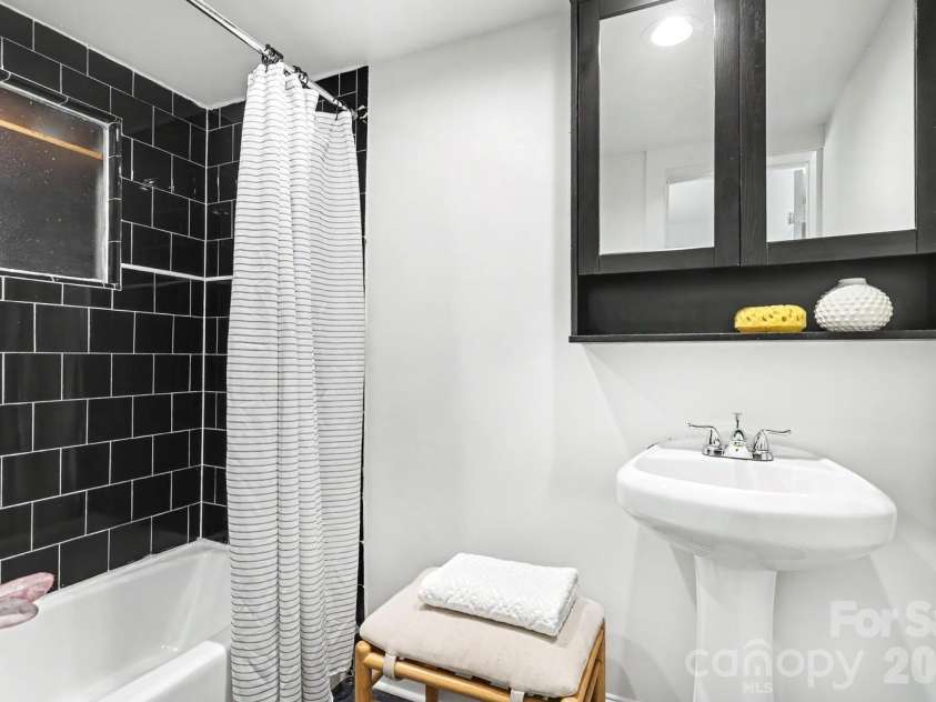 2816 Yadkin Avenue, Charlotte, NC 28205.  MLS# CAR4401875, YatesRealty ID 35757. 