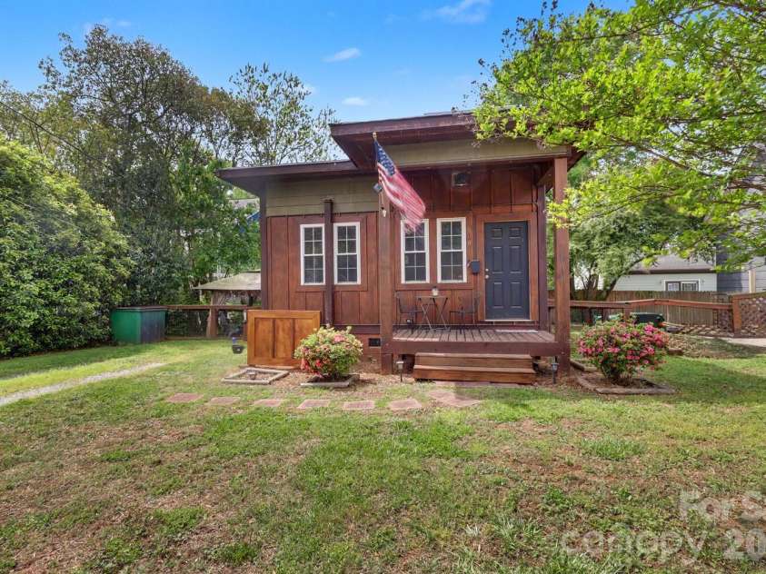 2816 Yadkin Avenue, Charlotte, NC 28205.  MLS# CAR4401875, YatesRealty ID 35757. 
