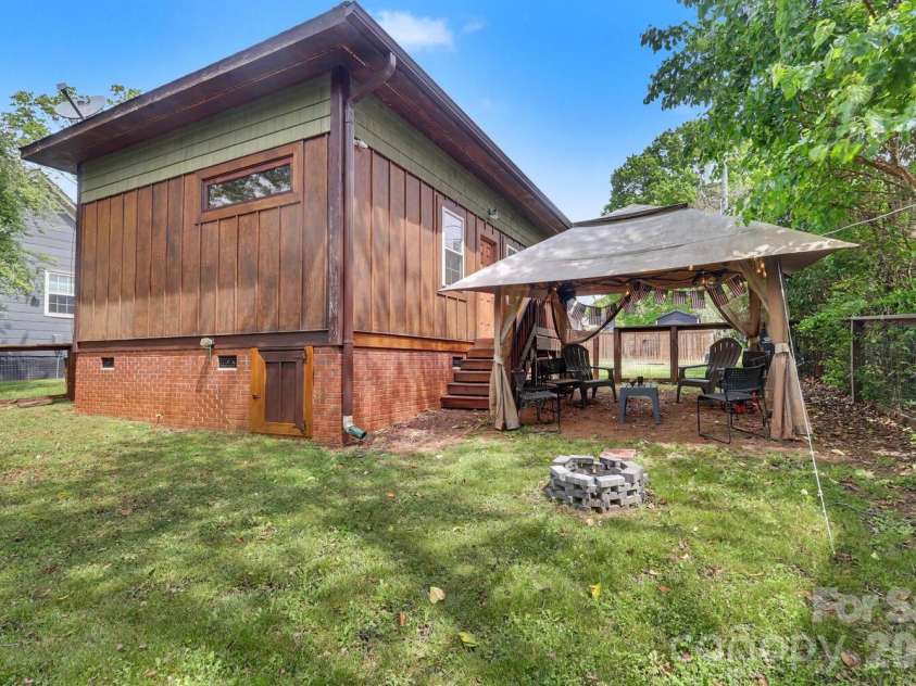 2816 Yadkin Avenue, Charlotte, NC 28205.  MLS# CAR4401875, YatesRealty ID 35757. 