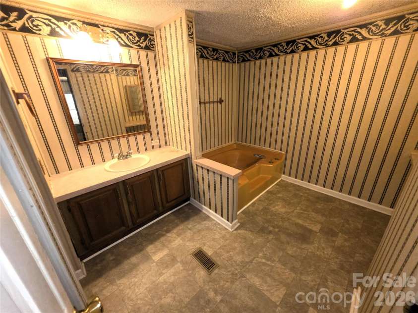 1340 Bowling Green Drive, Clover, SC 29710.  MLS# CAR4401293, YatesRealty ID 35758. 