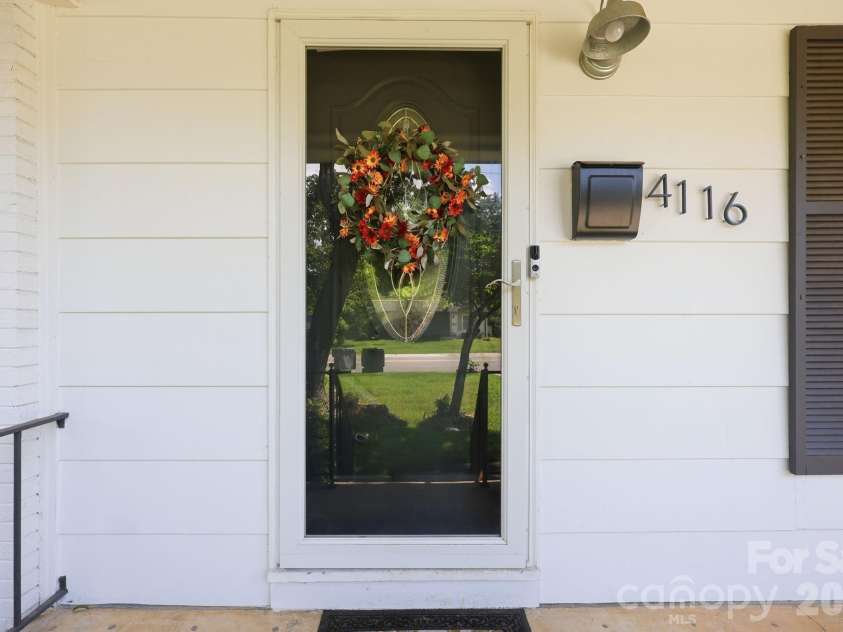 4116 Tipperary Place, Charlotte, NC 28215.  MLS# CAR4398793, YatesRealty ID 35759. 