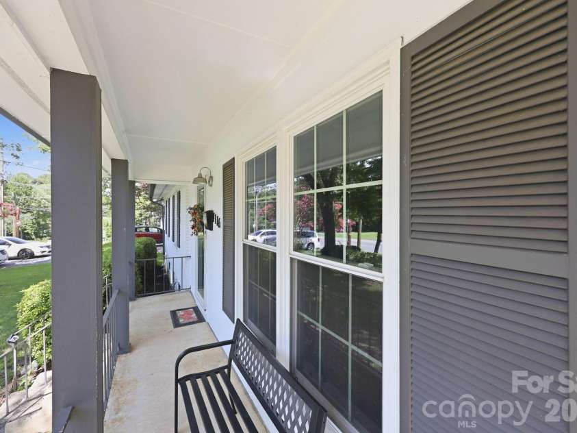 4116 Tipperary Place, Charlotte, NC 28215.  MLS# CAR4398793, YatesRealty ID 35759. 