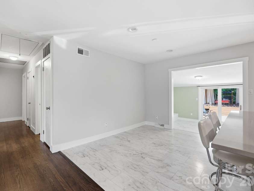 4116 Tipperary Place, Charlotte, NC 28215.  MLS# CAR4398793, YatesRealty ID 35759. 