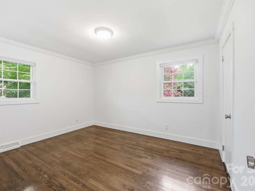 4116 Tipperary Place, Charlotte, NC 28215.  MLS# CAR4398793, YatesRealty ID 35759. 