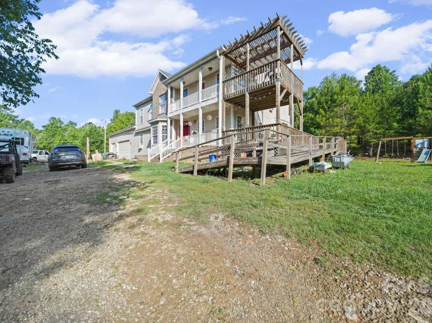546 Hopewell Road, Blacksburg, SC 29702.  MLS# CAR4402165, YatesRealty ID 35761. 
