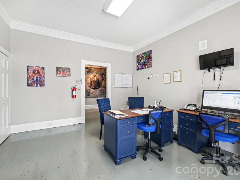 601 College Avenue, Lenoir, NC 28645.  MLS# CAR4402151, YatesRealty ID 35762. 