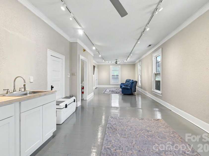 601 College Avenue, Lenoir, NC 28645.  MLS# CAR4402151, YatesRealty ID 35762. 