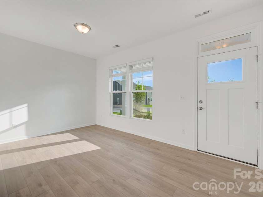 512 Willoughby Park Drive, Monroe, NC 28112.  MLS# CAR4401345, YatesRealty ID 35767. Flex space