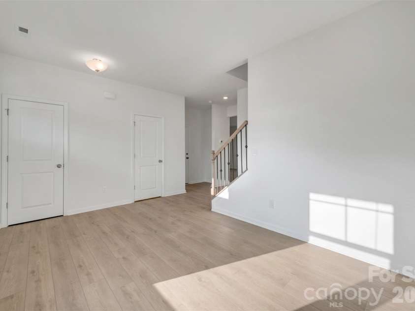 512 Willoughby Park Drive, Monroe, NC 28112.  MLS# CAR4401345, YatesRealty ID 35767. Flex space