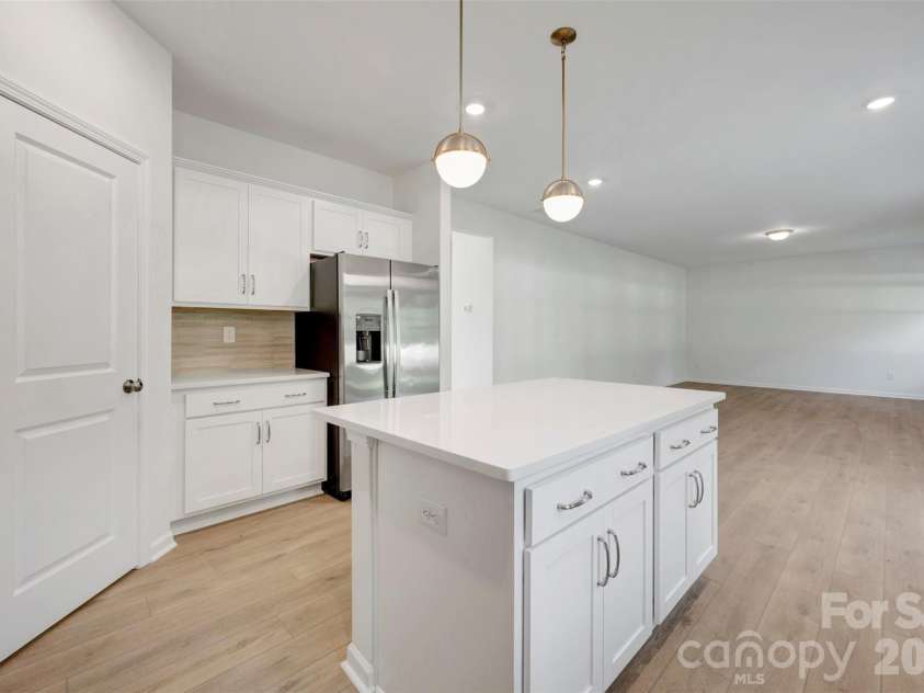 512 Willoughby Park Drive, Monroe, NC 28112.  MLS# CAR4401345, YatesRealty ID 35767. Kitchen