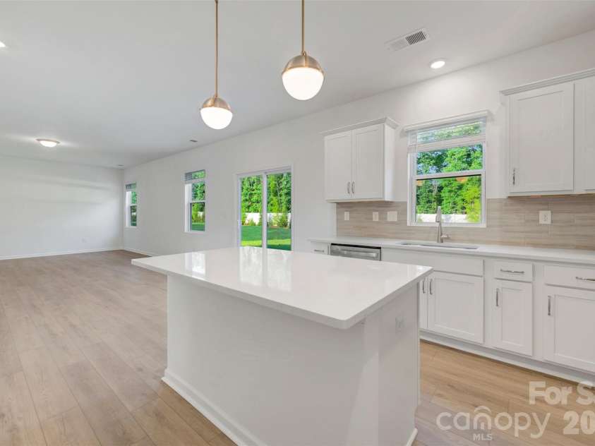 512 Willoughby Park Drive, Monroe, NC 28112.  MLS# CAR4401345, YatesRealty ID 35767. Kitchen