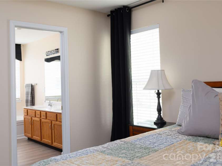 402 Abercairn Way, Waxhaw, NC 28173.  MLS# CAR4401794, YatesRealty ID 35768. 