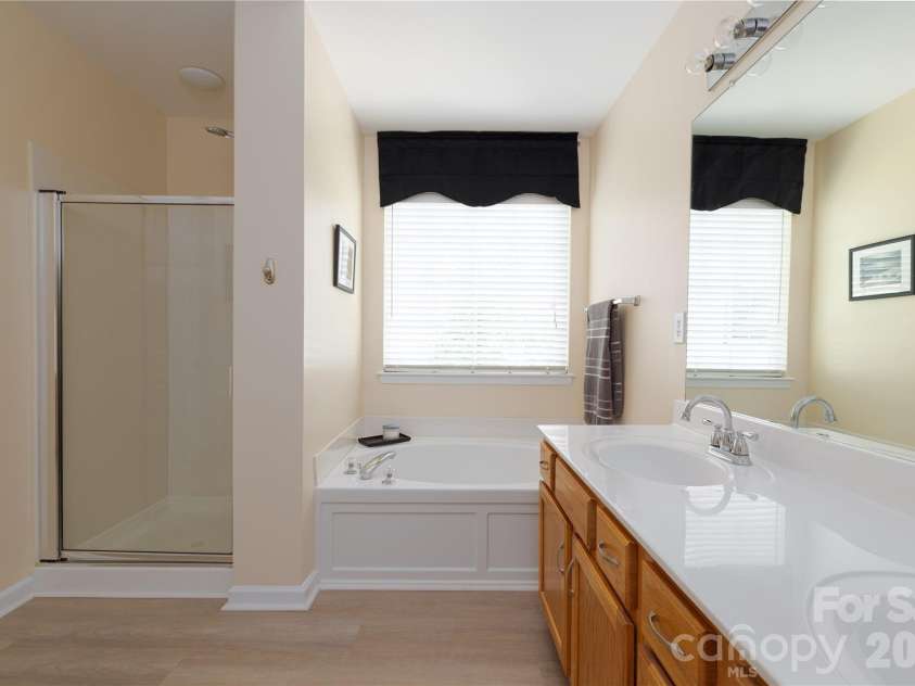 402 Abercairn Way, Waxhaw, NC 28173.  MLS# CAR4401794, YatesRealty ID 35768. 