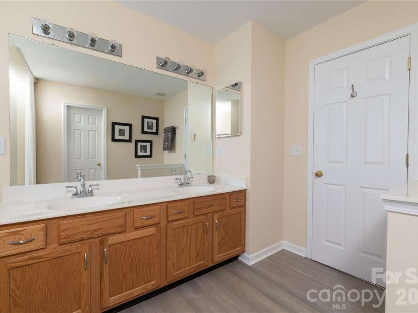 402 Abercairn Way, Waxhaw, NC 28173.  MLS# CAR4401794, YatesRealty ID 35768. 