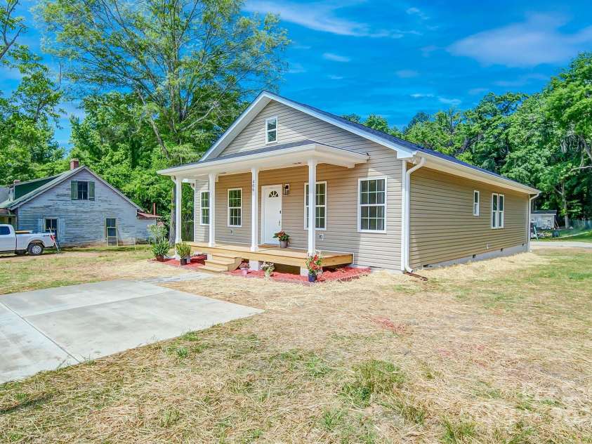 406 White Store Road, Wadesboro, NC 28170.  MLS# CAR4235744, YatesRealty ID 3577. 