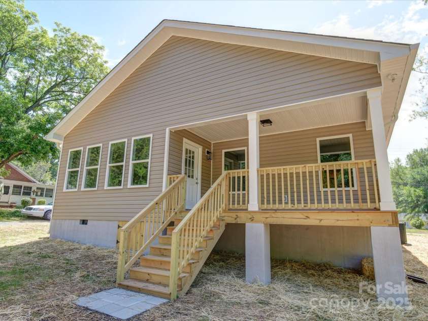 406 White Store Road, Wadesboro, NC 28170.  MLS# CAR4235744, YatesRealty ID 3577. 