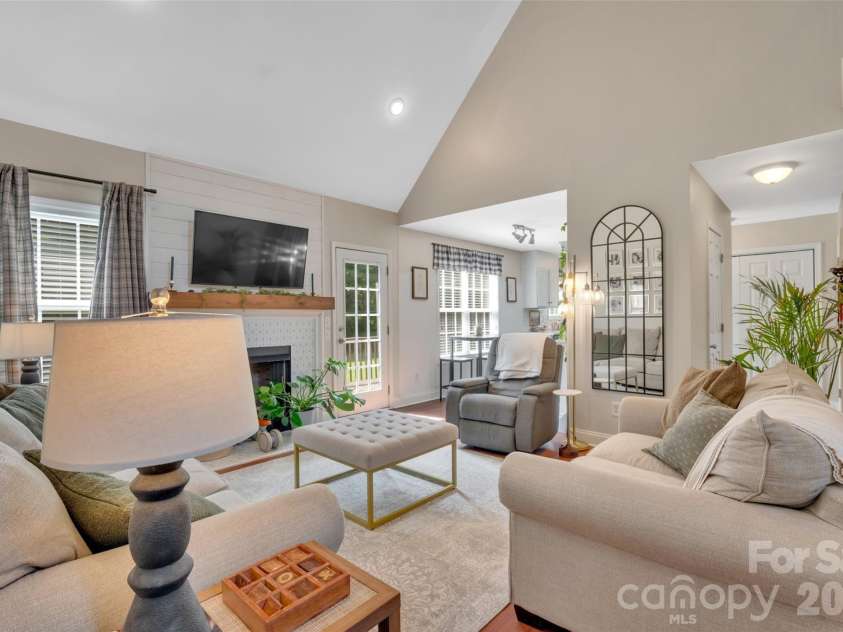 2114 Pinnacle View Drive, Kings Mountain, NC 28086.  MLS# CAR4401089, YatesRealty ID 35772. 