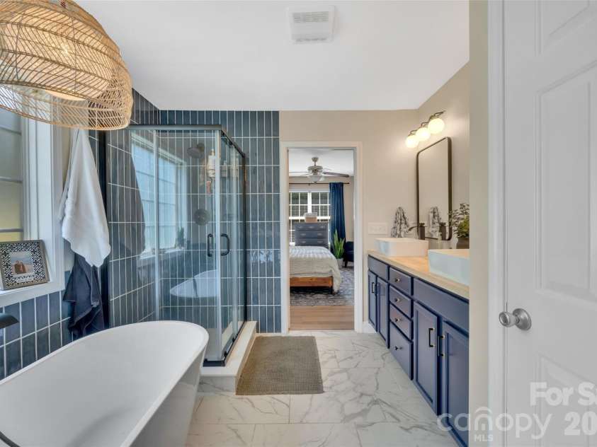 2114 Pinnacle View Drive, Kings Mountain, NC 28086.  MLS# CAR4401089, YatesRealty ID 35772. 