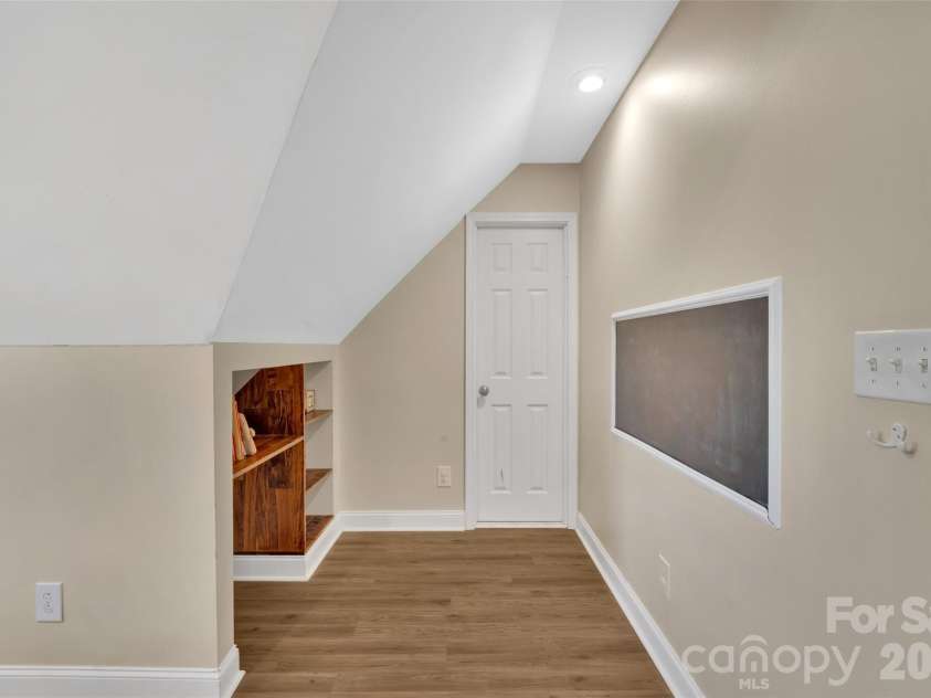 2114 Pinnacle View Drive, Kings Mountain, NC 28086.  MLS# CAR4401089, YatesRealty ID 35772. 
