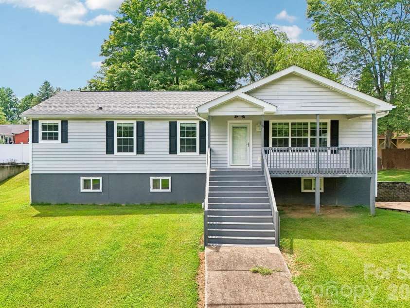 119 Meadow Lane, Horse Shoe, NC 28742.  MLS# CAR4401605, YatesRealty ID 35773. 