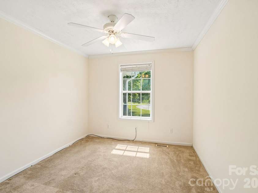 119 Meadow Lane, Horse Shoe, NC 28742.  MLS# CAR4401605, YatesRealty ID 35773. 