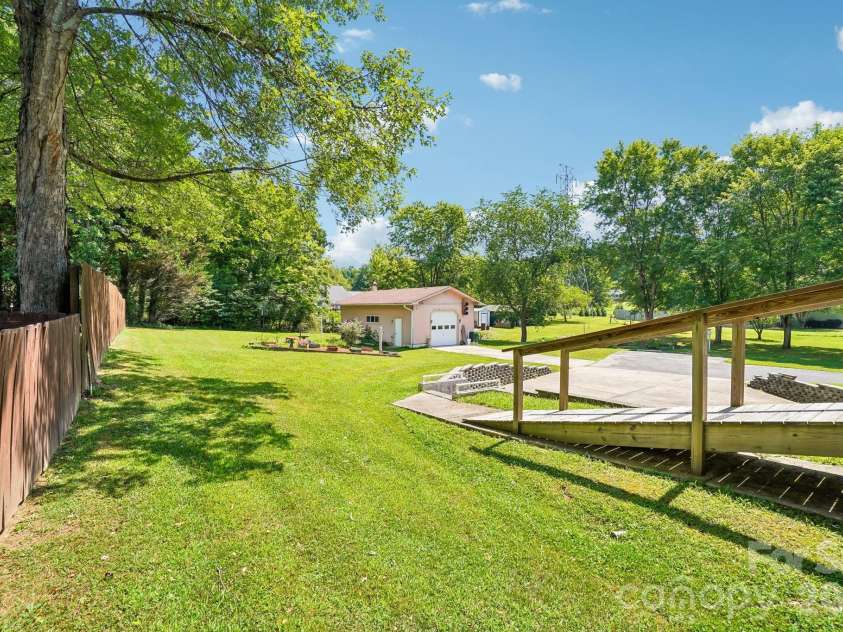 119 Meadow Lane, Horse Shoe, NC 28742.  MLS# CAR4401605, YatesRealty ID 35773. 