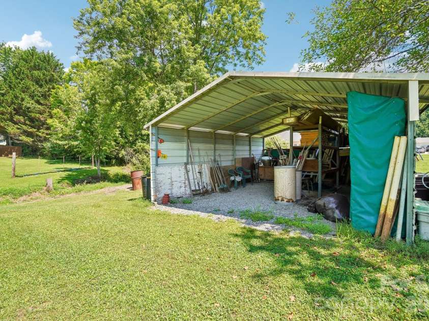 119 Meadow Lane, Horse Shoe, NC 28742.  MLS# CAR4401605, YatesRealty ID 35773. 