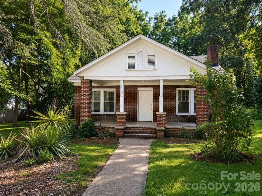 1316 35th Street, Charlotte, NC 28205.  MLS# CAR4399811, YatesRealty ID 35774. 