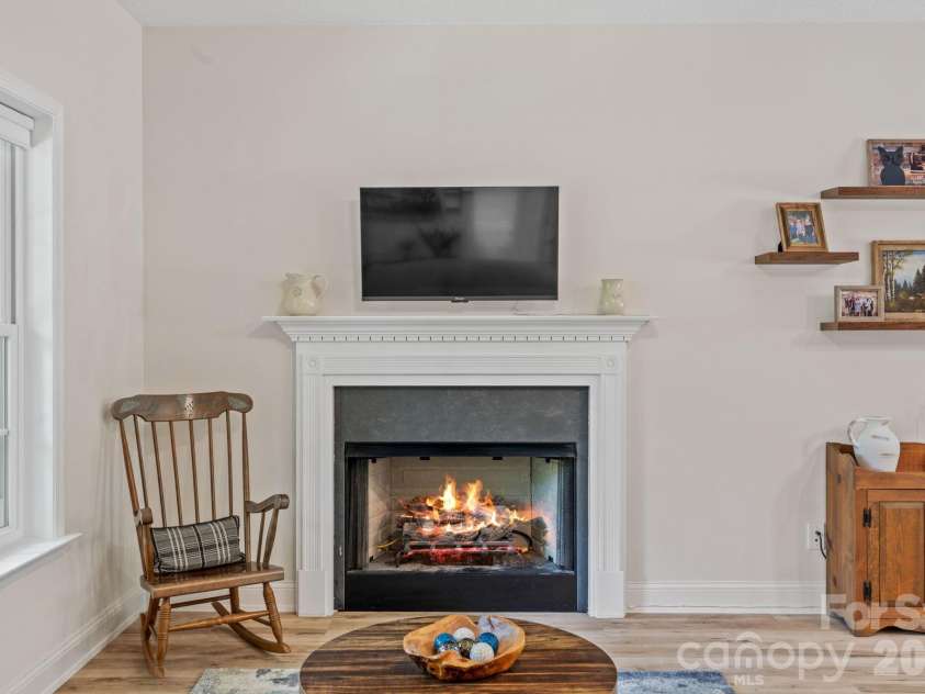 62 Robin Lane, Waynesville, NC 28786.  MLS# CAR4401765, YatesRealty ID 35775. 