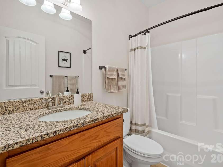 62 Robin Lane, Waynesville, NC 28786.  MLS# CAR4401765, YatesRealty ID 35775. 