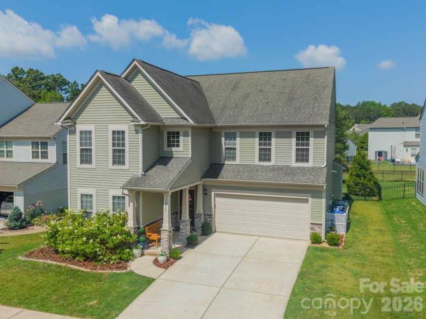 15215 Colonial Park Drive, Huntersville, NC 28078.  MLS# CAR4401989, YatesRealty ID 35776. 