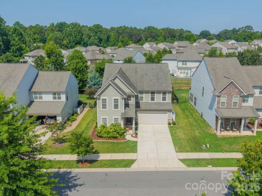15215 Colonial Park Drive, Huntersville, NC 28078.  MLS# CAR4401989, YatesRealty ID 35776. 