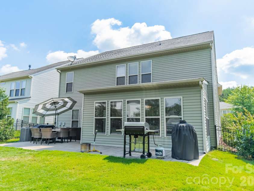 15215 Colonial Park Drive, Huntersville, NC 28078.  MLS# CAR4401989, YatesRealty ID 35776. 