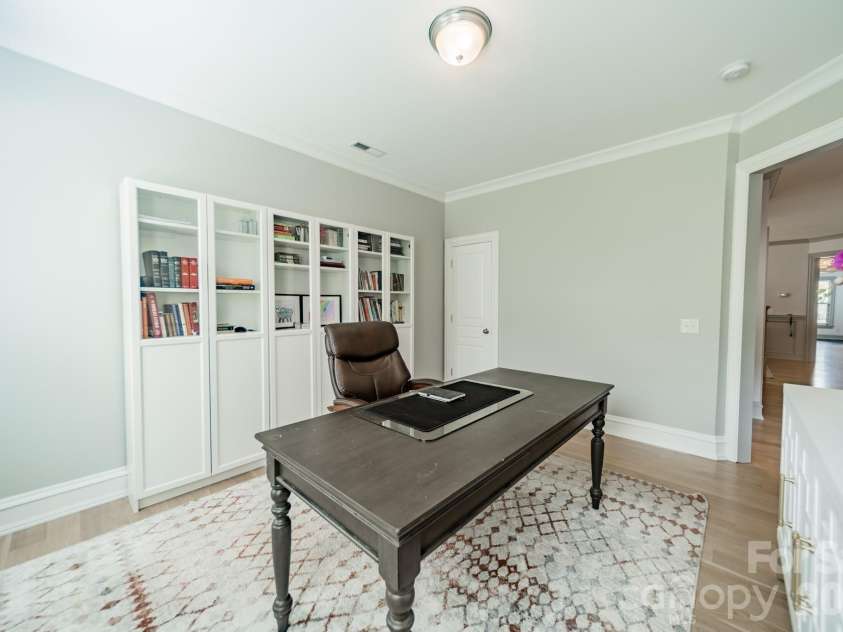 15215 Colonial Park Drive, Huntersville, NC 28078.  MLS# CAR4401989, YatesRealty ID 35776. 