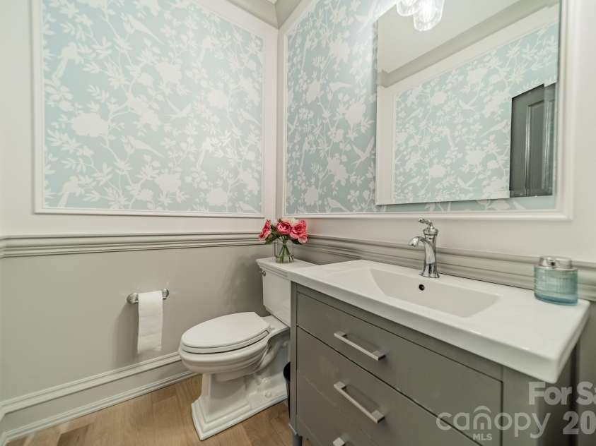 15215 Colonial Park Drive, Huntersville, NC 28078.  MLS# CAR4401989, YatesRealty ID 35776. 