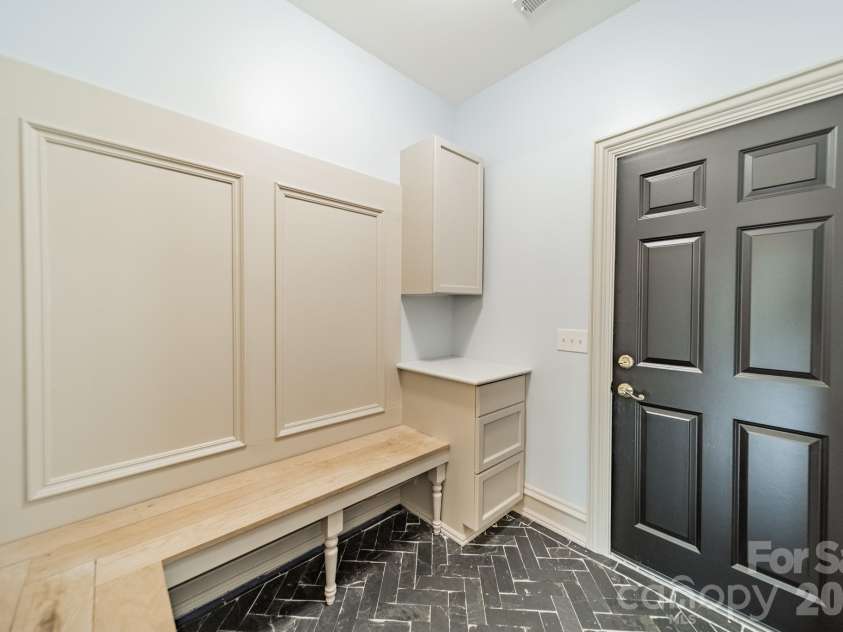 15215 Colonial Park Drive, Huntersville, NC 28078.  MLS# CAR4401989, YatesRealty ID 35776. 