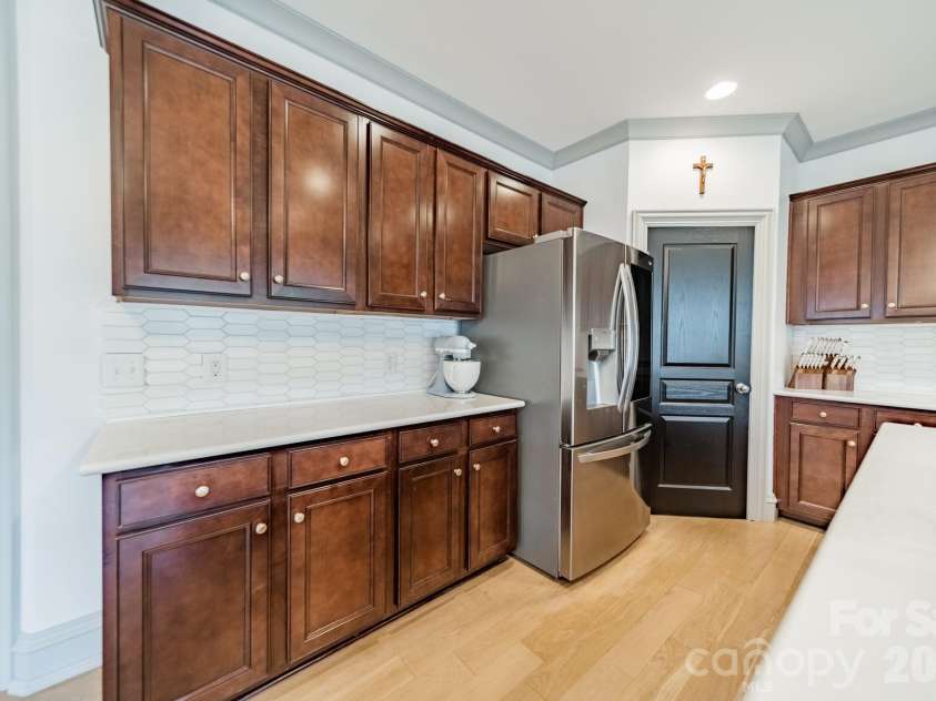 15215 Colonial Park Drive, Huntersville, NC 28078.  MLS# CAR4401989, YatesRealty ID 35776. 
