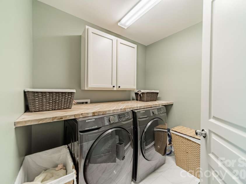 15215 Colonial Park Drive, Huntersville, NC 28078.  MLS# CAR4401989, YatesRealty ID 35776. 