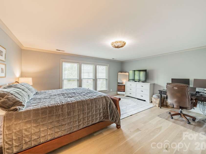 15215 Colonial Park Drive, Huntersville, NC 28078.  MLS# CAR4401989, YatesRealty ID 35776. 