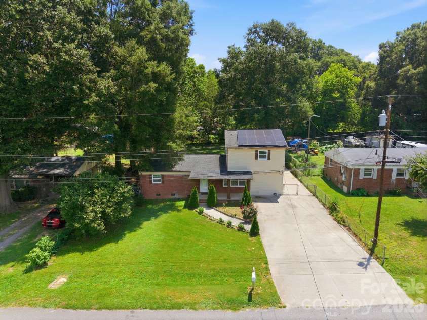 3014 Curtis Street, Gastonia, NC 28052.  MLS# CAR4401383, YatesRealty ID 35777. 
