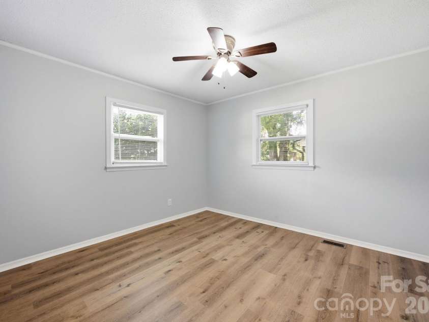 3014 Curtis Street, Gastonia, NC 28052.  MLS# CAR4401383, YatesRealty ID 35777. 
